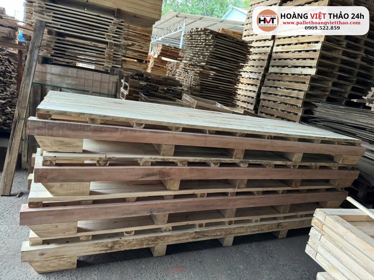Pallet gạch men
