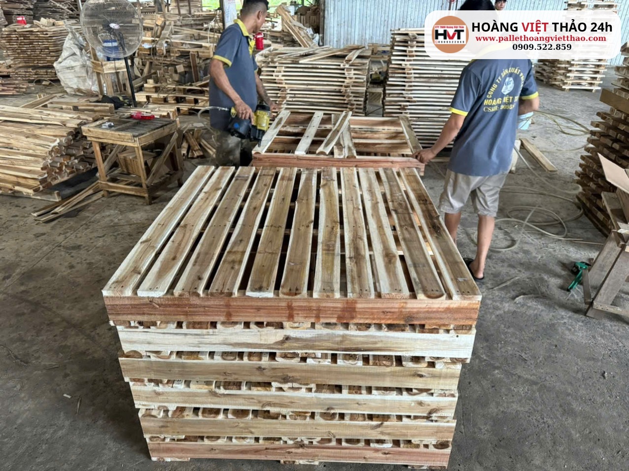 Pallet gạch men
