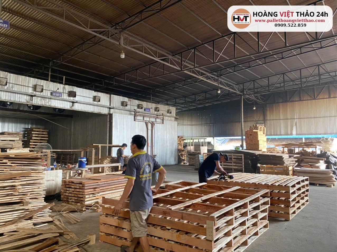 Pallet gạch men