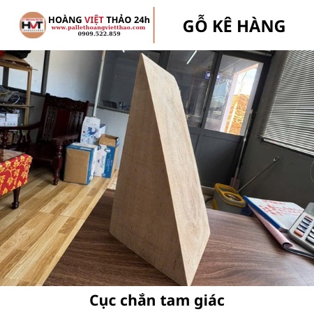 cục chắn tam giác