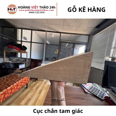 Cục chắn tam giác