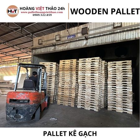 pallet gỗ k&ecirc; gạch